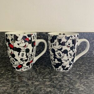Minnie Mouse & Mickey Mouse Mugs. NWOT
